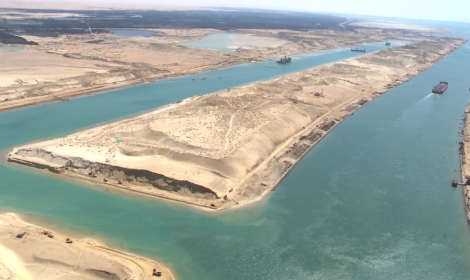 Suez Canal - 10 Fast Facts